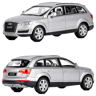 Машинка металлическая Audi Q7 масштаб 1:32 инерция свет звук Автопанорама 1251144JB серебряный 1